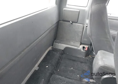 2005 Ford Ranger Edge/Stx/Xl/Xlt from USA, damaged, VIN 1FTYR14U15PA36807